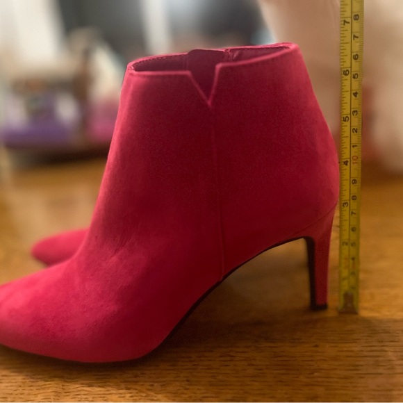 Sam & Libby hot pink ankle boots, Size 8 - Picture 3 of 11